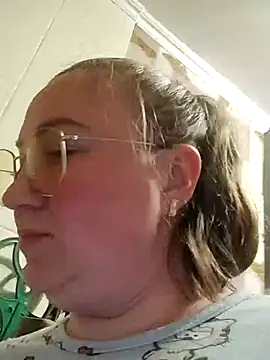 Snapshot of Kiss_Eva chatting on 03.10.25 Kiss Eva online show from 03.10.25