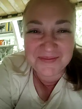 Snapshot of Kiss_Eva chatting on 10.09.25 Kiss Eva online show from 10.09.25