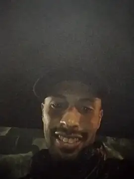 Snapshot of Gabriesex chatting on 10.10.25 Gabriesex online show from 10.10.25