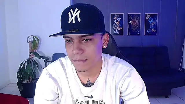 david santos16 online show from 09.17.25