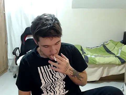 Snapshot of 2handsomemann chatting on 09.18.25 2handsomemann online show from 09.18.25