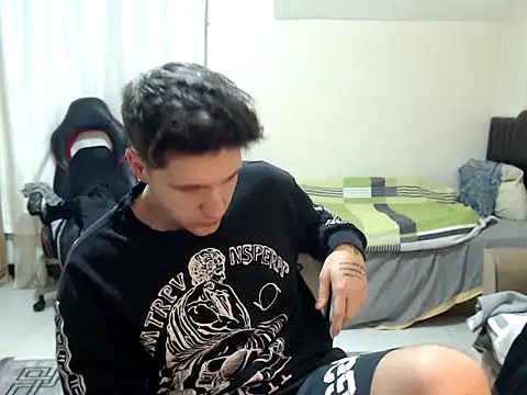 Snapshot of 2handsomemann chatting on 02.02.26 2handsomemann online show from 02.02.26