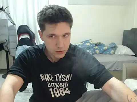 Snapshot of 2handsomemann chatting on 02.28.26 2handsomemann online show from 02.28.26