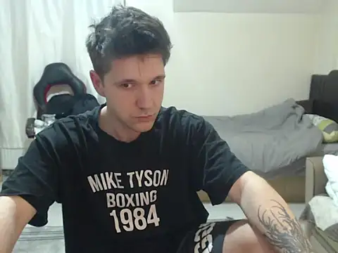 Snapshot of 2handsomemann chatting on 04.09.26 2handsomemann online show from 04.09.26