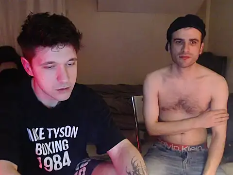 Snapshot of 2handsomemann chatting on 04.15.26 2handsomemann online show from 04.15.26