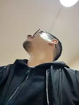 Snapshot of Juann-cock chatting on 11.24.25 Juann-cock online show from 11.24.25