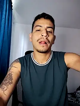 Snapshot of Juann-cock chatting on 11.26.25 Juann-cock online show from 11.26.25