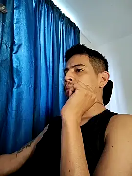 Snapshot of Juann-cock chatting on 11.30.25 Juann-cock online show from 11.30.25