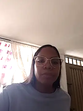 CloeeHills  online show from 10.20.25