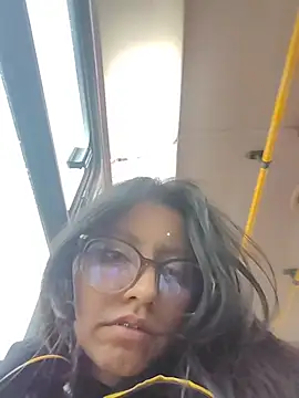 VioletxBloom online show from 12.04.25