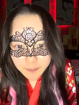 Snapshot of NENEandOJI chatting on 10.16.25 NENEandOJI online show from 10.16.25