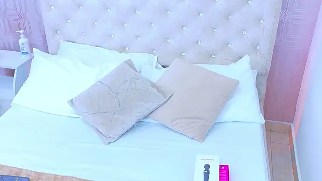 Samanta Isel online show from 02.25.26