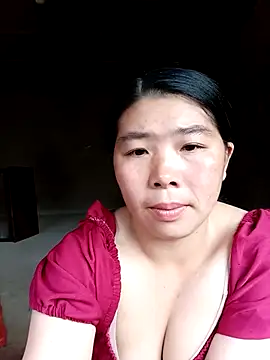 quynhkoolbae online show from 10.14.25