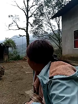 quynhkoolbae online show from 11.23.25