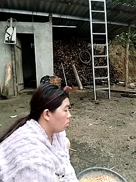 quynhkoolbae online show from 03.21.26