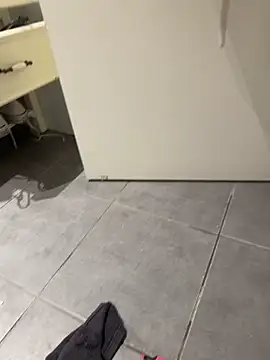 Snapshot of husbandandwifetobe chatting on 10.22.25 husbandandwifetobe online show from 10.22.25