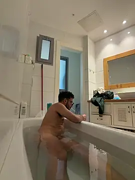 Snapshot of husbandandwifetobe chatting on 12.20.25 husbandandwifetobe online show from 12.20.25