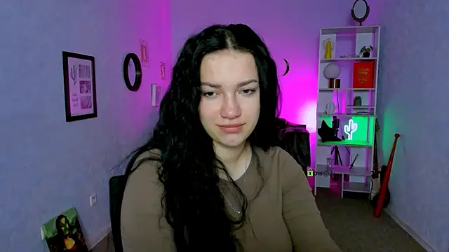 miss ella  online show from 09.25.25