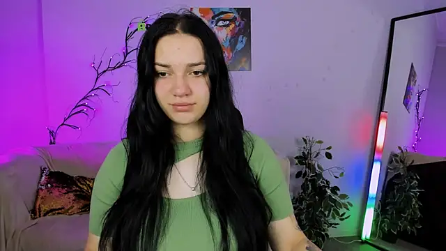 miss ella  online show from 10.07.25