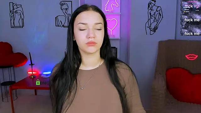 miss ella  online show from 10.11.25