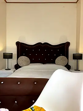 KeraEvangeline online show from 12.13.25