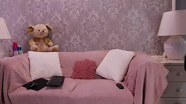 Snapshot of Ella_Raven chatting on 05.07.26 Ella Raven online show from 05.07.26
