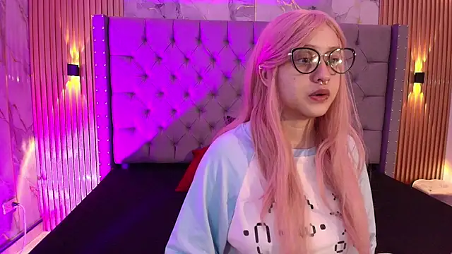 Suxan White  online show from 11.17.25