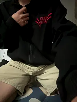 linh21107 online show from 12.03.25