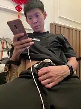 linh21107 online show from 04.19.26