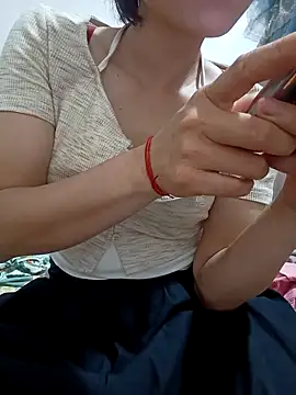 Snapshot of linda_bae00 chatting on 04.21.26 linda bae00 online show from 04.21.26