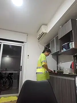 Danielaeliana online show from 11.28.25