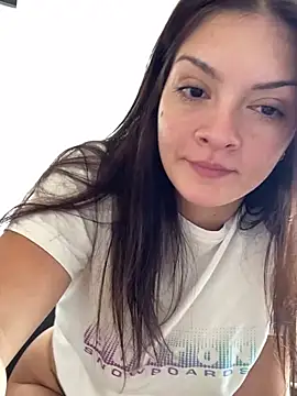 Danielaeliana online show from 04.22.26