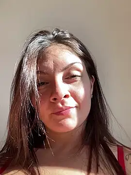 Snapshot of Danielaeliana chatting on 04.29.26 Danielaeliana online show from 04.29.26