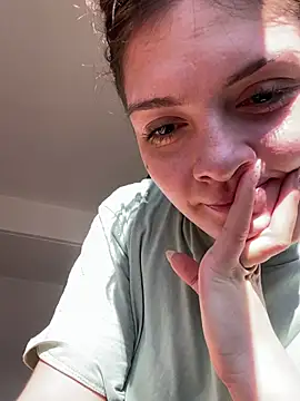 Snapshot of Danielaeliana chatting on 05.23.26 Danielaeliana online show from 05.23.26