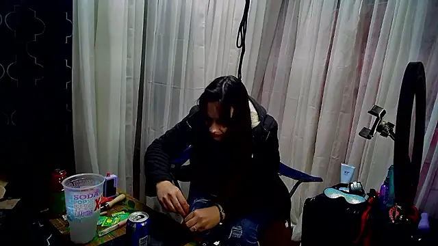 Snapshot of lillylooney chatting on 10.29.25 lillylooney online show from 10.29.25