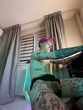 Snapshot of davesinner chatting on 02.08.26 davesinner online show from 02.08.26