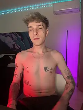 Snapshot of davesinner chatting on 02.19.26 davesinner online show from 02.19.26