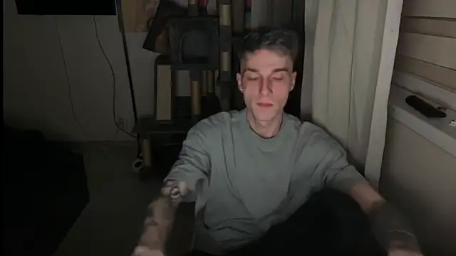 Snapshot of davesinner chatting on 03.30.26 davesinner online show from 03.30.26