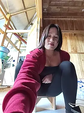 Snapshot of phungtiti chatting on 05.14.26 phungtiti online show from 05.14.26