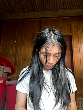 EmLy02 online show from 10.02.25