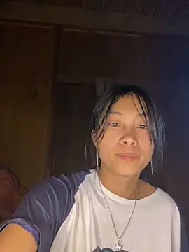 EmLy02 online show from 11.15.25