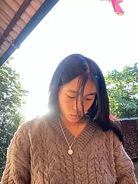 EmLy02 online show from 11.26.25