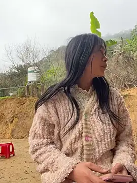 EmLy02 online show from 01.07.26