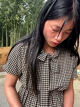 EmLy02 online show from 04.03.26