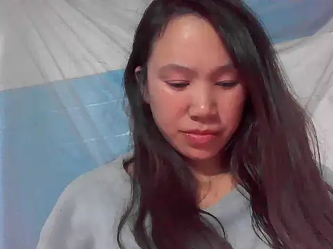 Snapshot of fanchunn chatting on 11.19.25 fanchunn online show from 11.19.25