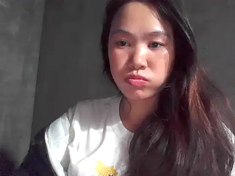 Snapshot of fanchunn chatting on 12.18.25 fanchunn online show from 12.18.25