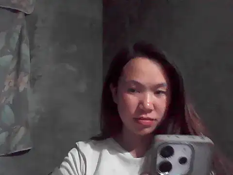 Snapshot of fanchunn chatting on 12.21.25 fanchunn online show from 12.21.25