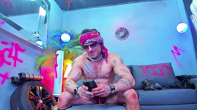 Snapshot of dennis_cox1 chatting on 09.16.25 dennis cox1 online show from 09.16.25