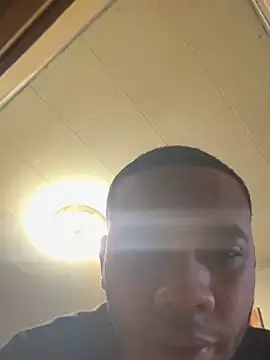 Kingstrokezxx online show from 11.26.25