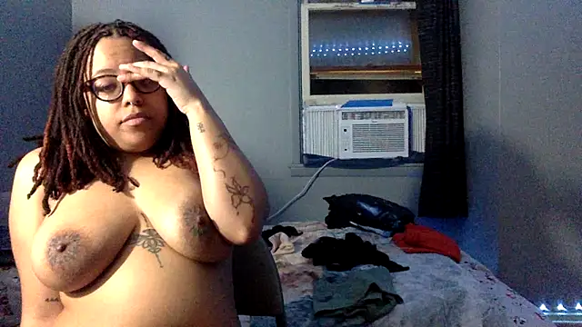 Snapshot of Kingstrokezxx chatting on 02.12.26 Kingstrokezxx online show from 02.12.26